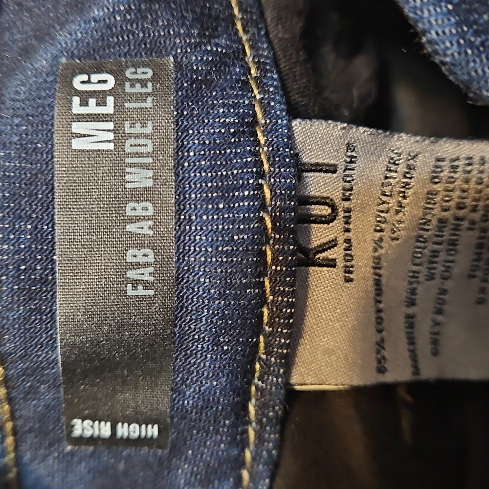Kut from the Kloth Meg Fab Ab Wide Leg High-Rise Crop Jeans - Picture 12 of 13